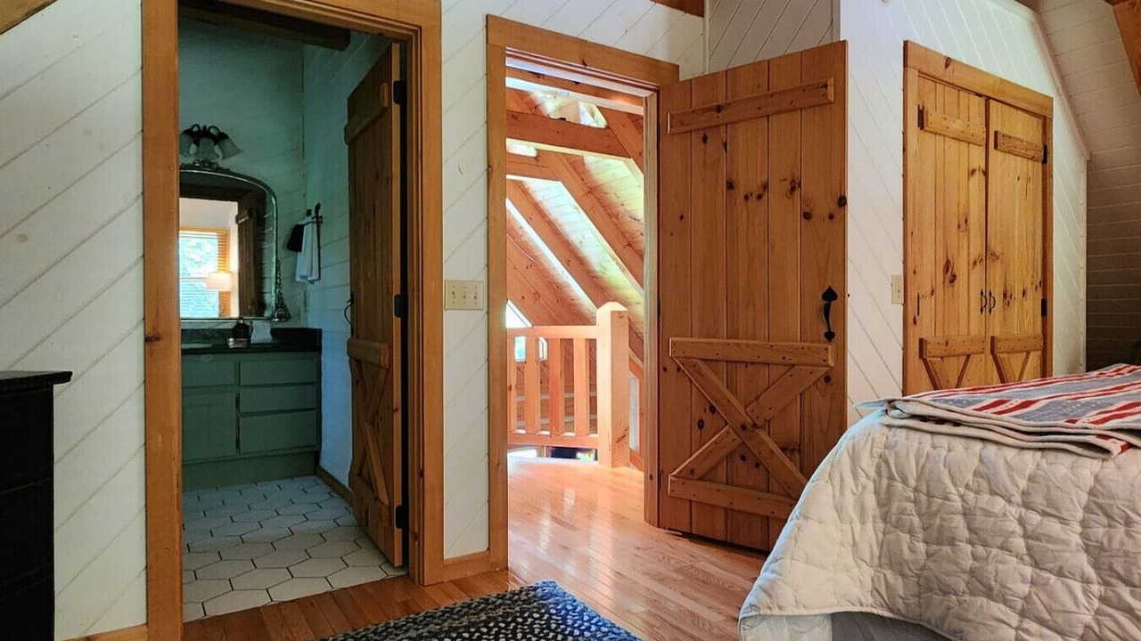 Photo of Bedroom in Cherokee
