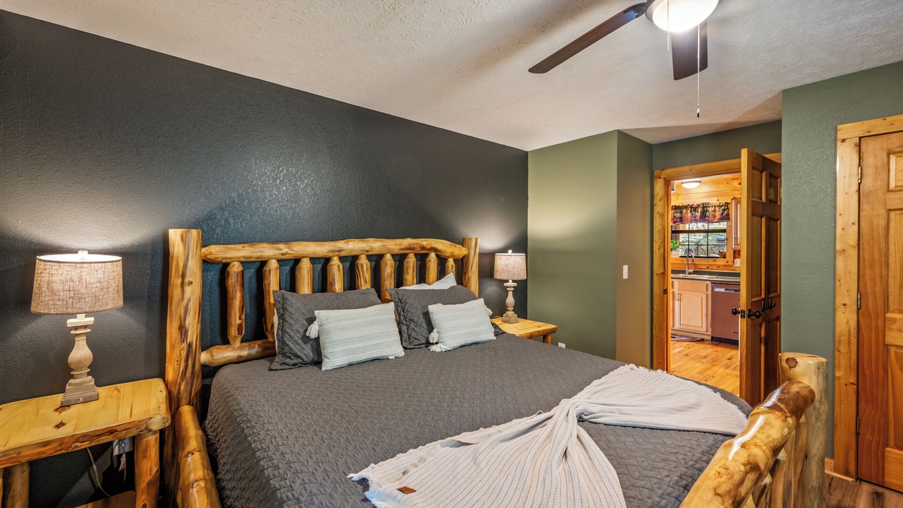 Photo of Bedroom in Wears Valley