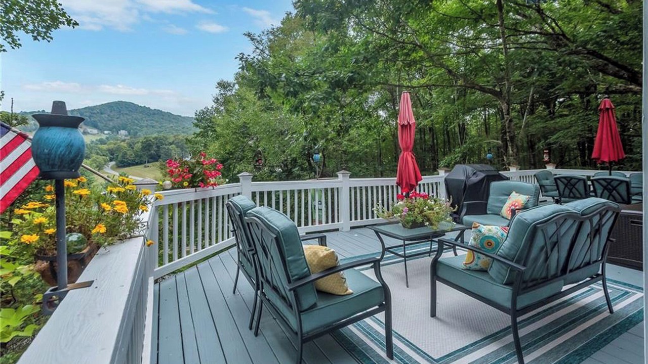 Photo of Patio Balcony in West Jefferson