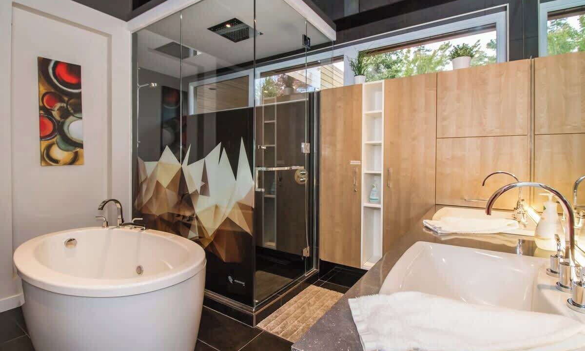 Photo of Bathroom in Petite-Riviere-Saint-Francois