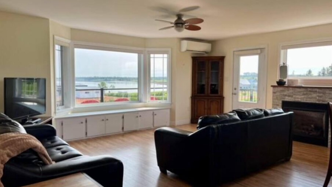 Photo of Livingroom in New Dominion