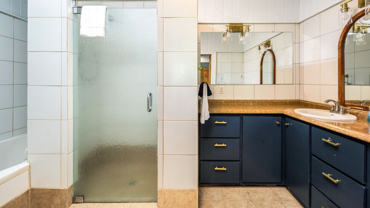 Photo of Bathroom in Glenville