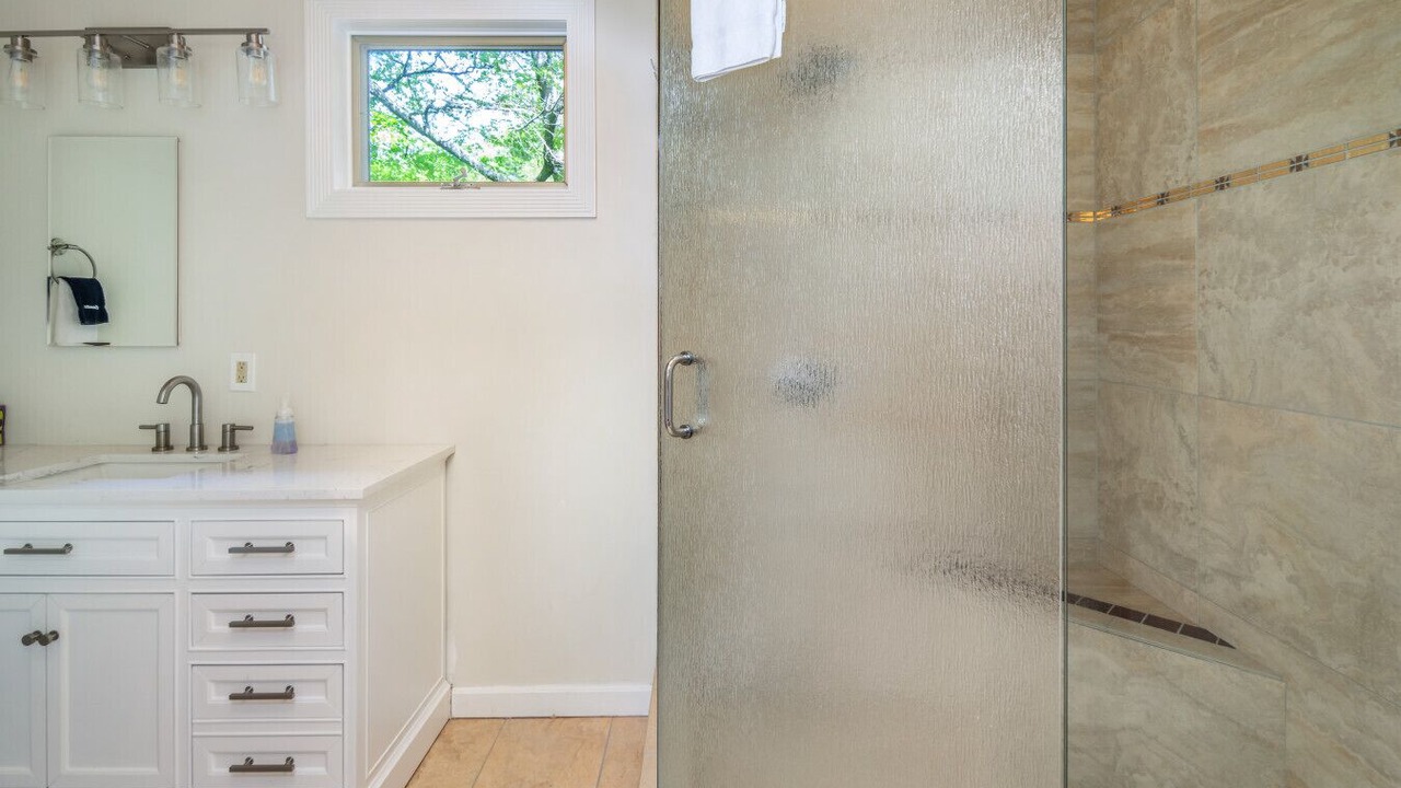 Photo of Bathroom in Glenville
