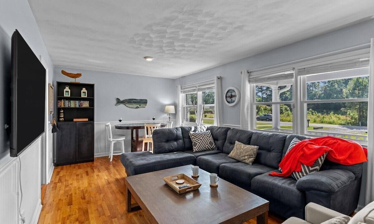Photo of Livingroom in Murraysville