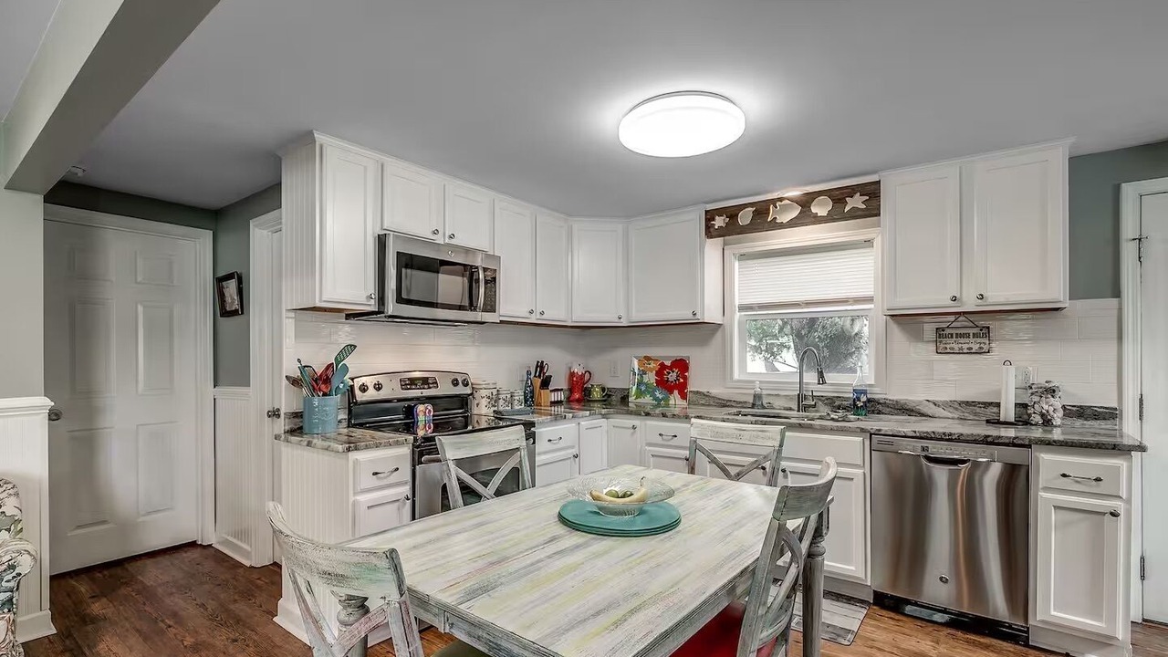 Photo of Kitchen in Cherry Grove Beach