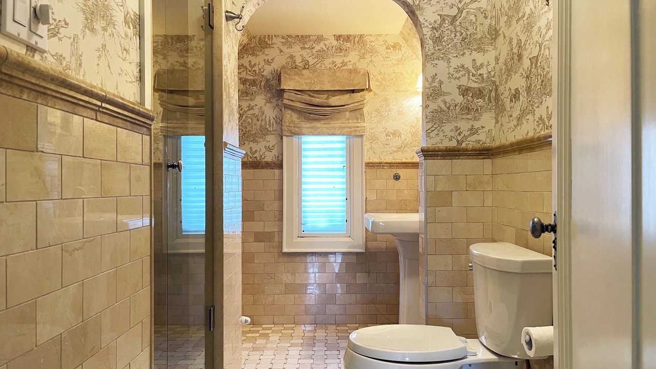 Photo of Bathroom in The Kingsway