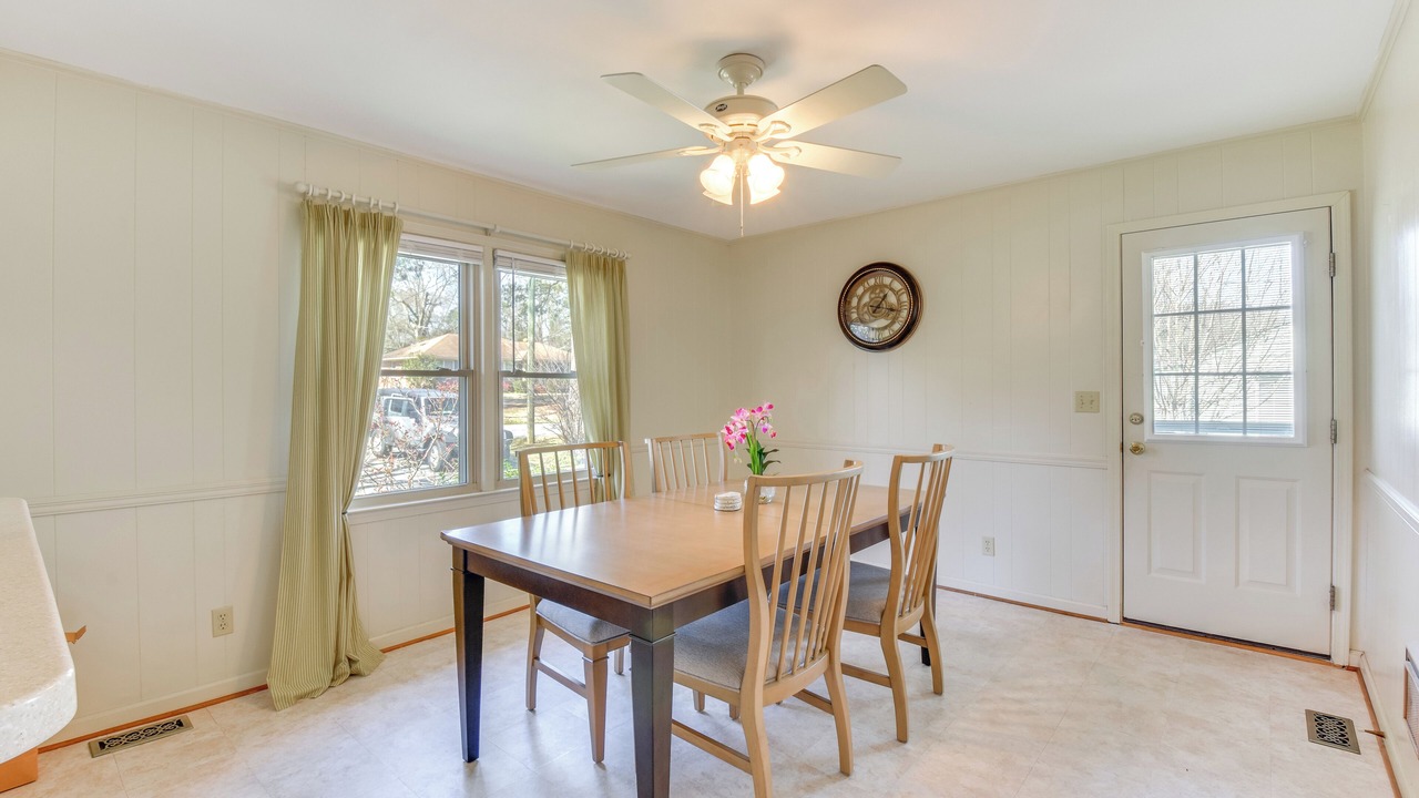 Photo of Livingroom in Hartwell