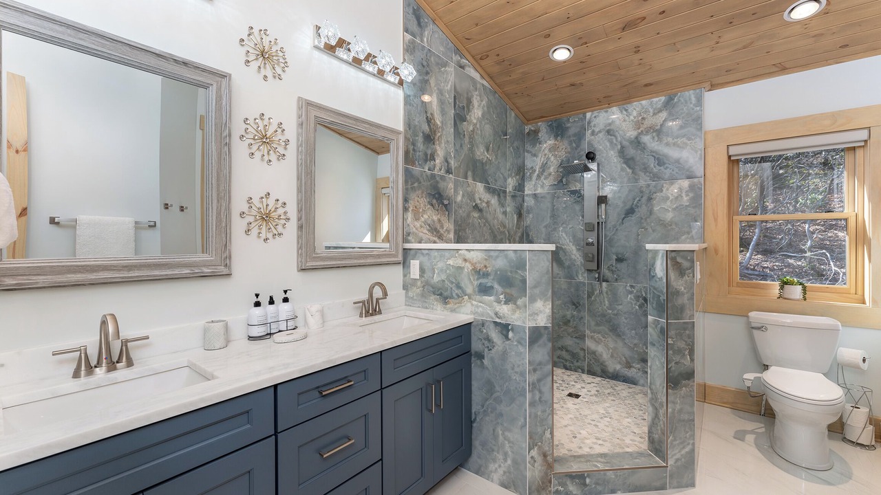 Photo of Bathroom in Laurel Ridge