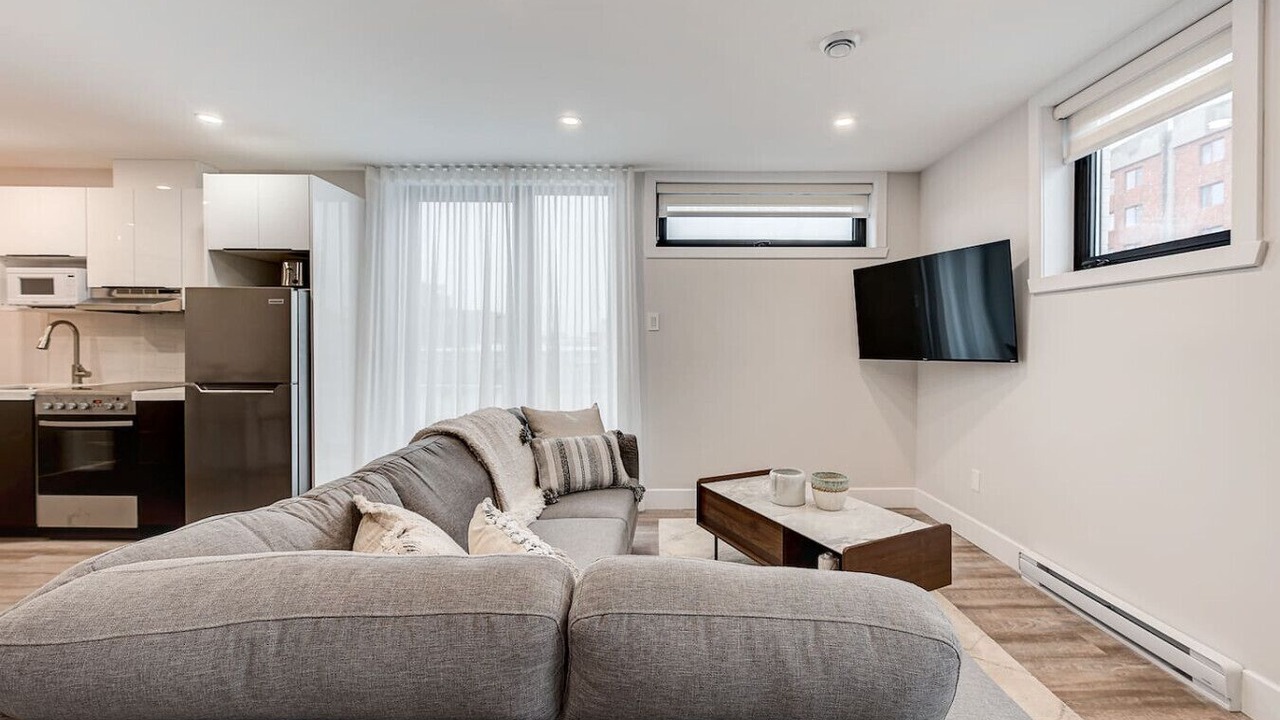Photo of Livingroom in La Petite-Patrie