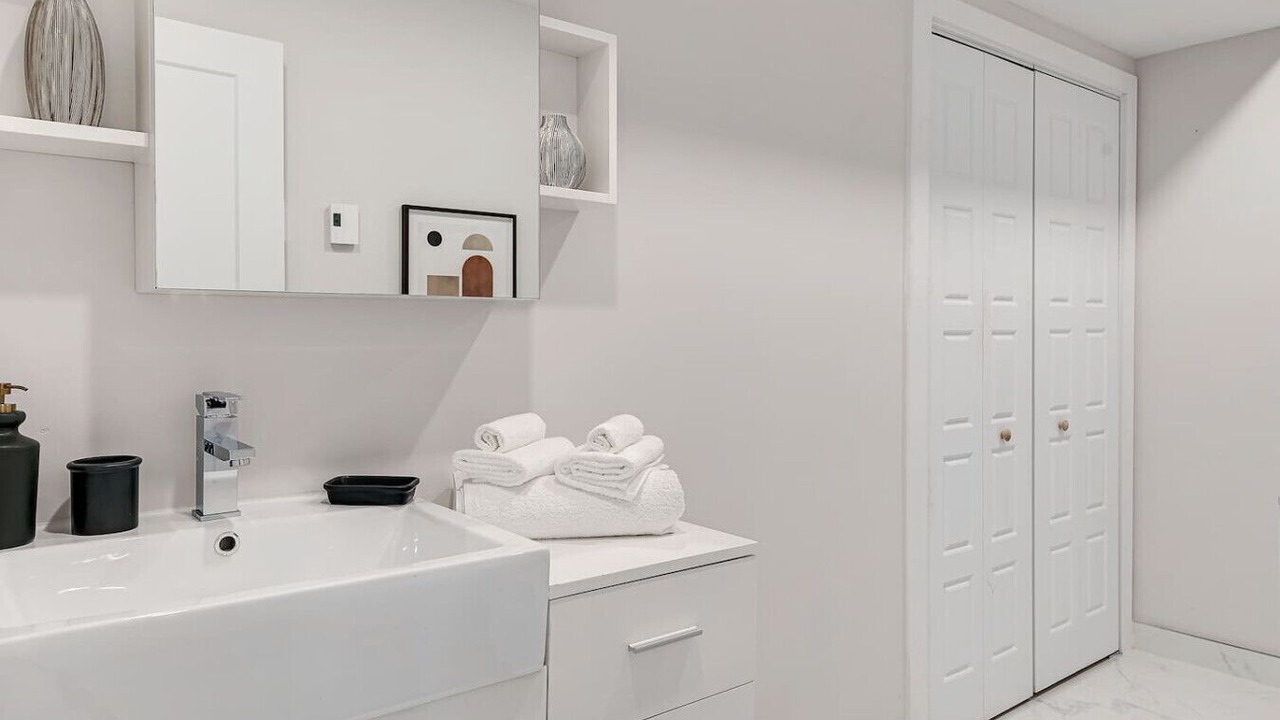 Photo of Bathroom in La Petite-Patrie