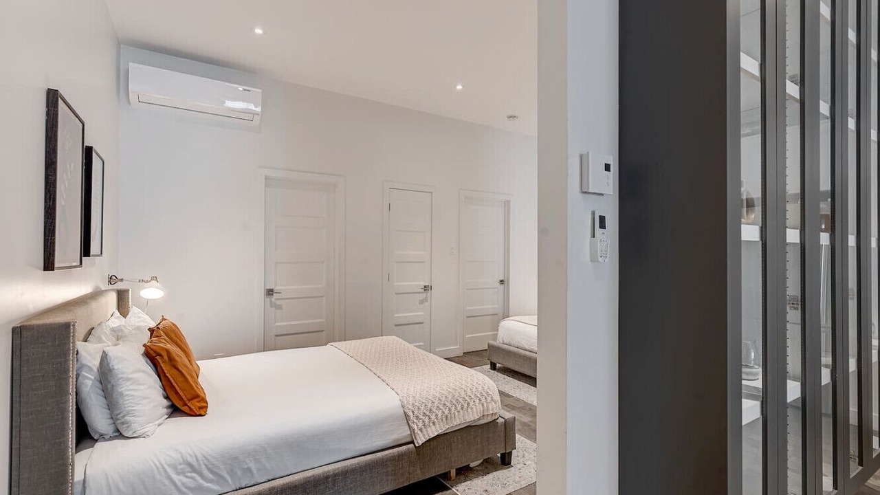 Photo of Bedroom in Plateau Mont Royal