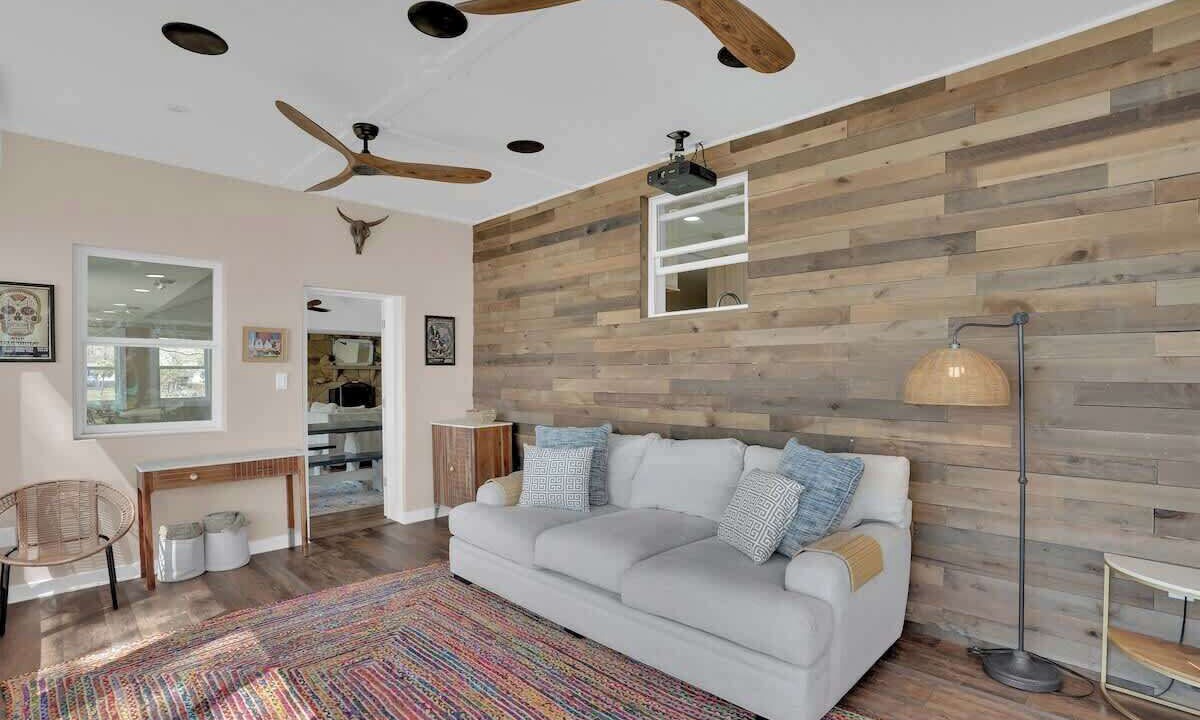 Photo of Livingroom in Hollands Landing