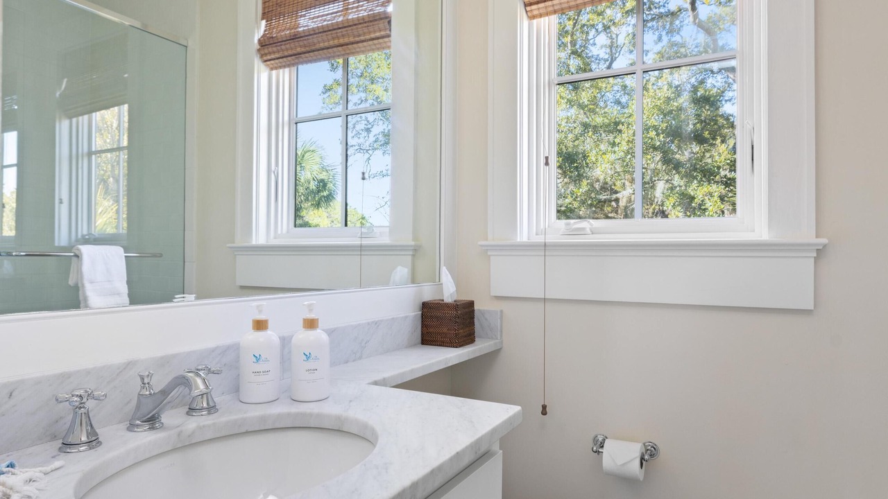 Photo of Bathroom in Vanderhorst Plantation