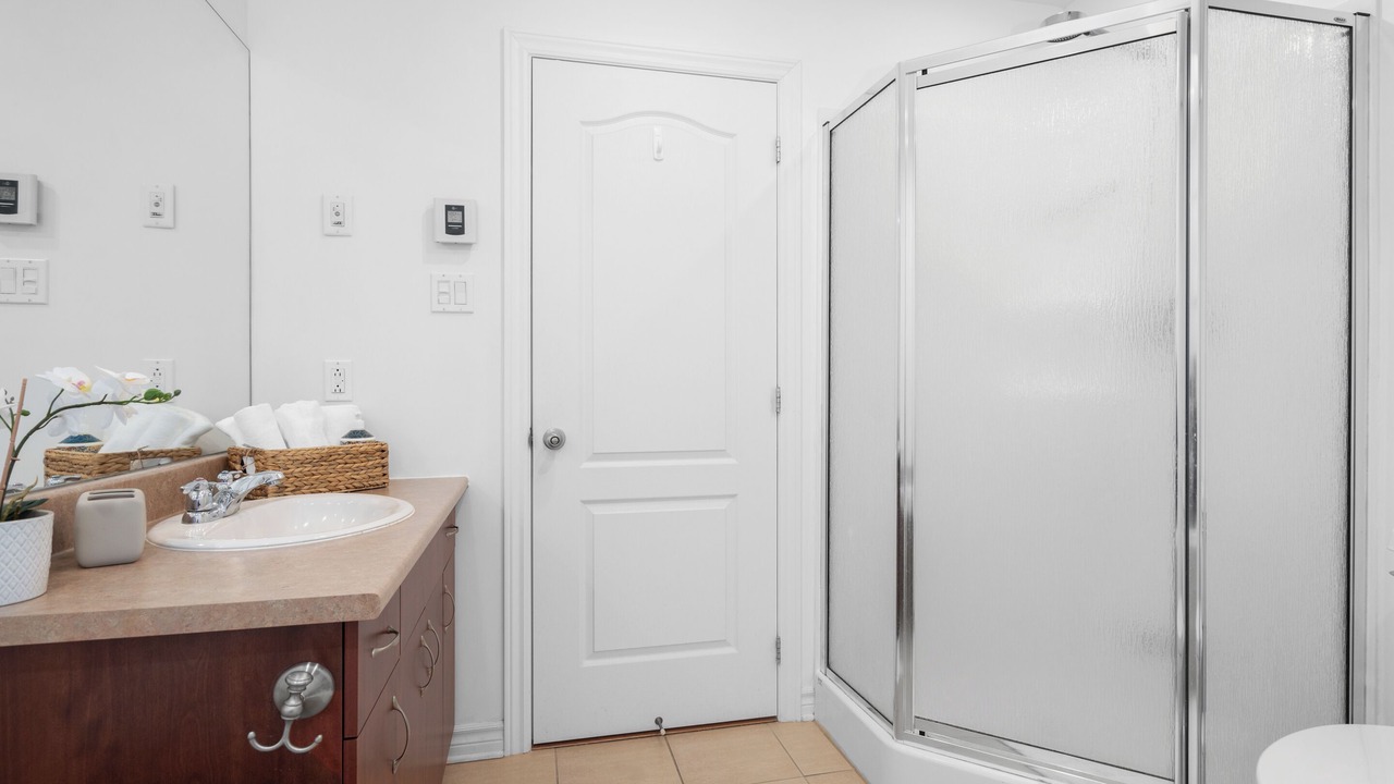 Photo of Bathroom in Laval