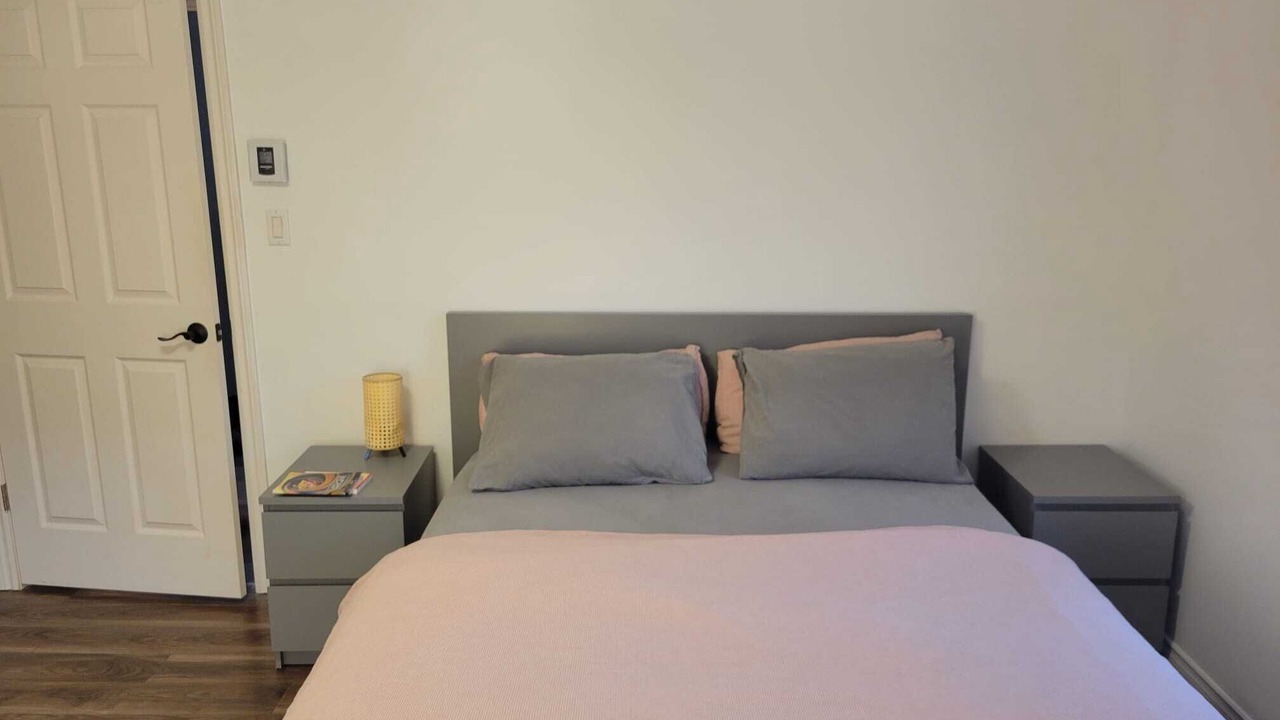 Photo of Bedroom in Pierrefonds-Roxboro