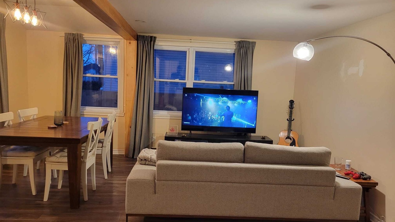 Photo of Livingroom in Pierrefonds-Roxboro