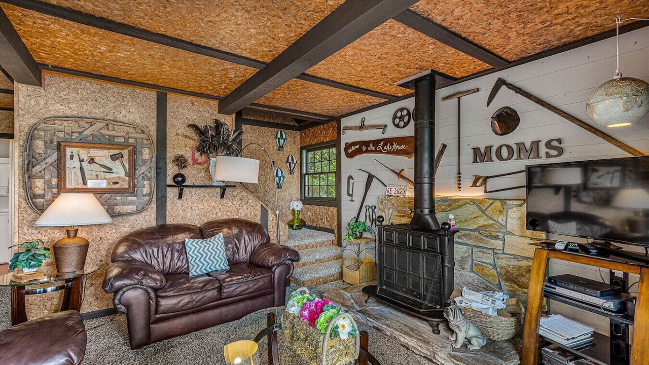 Photo of Livingroom in Cullowhee