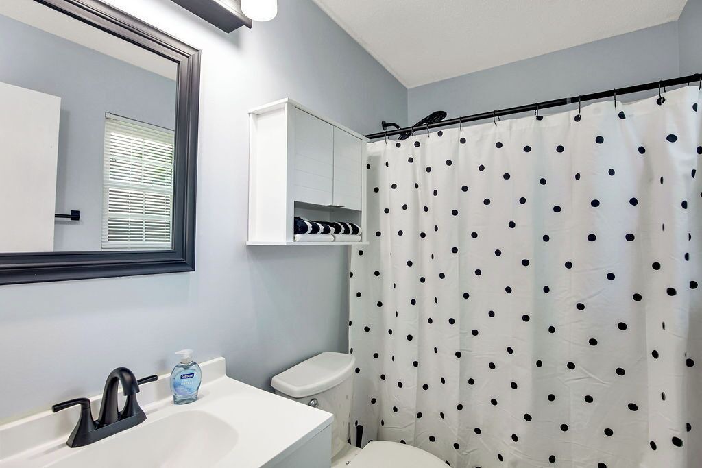 Photo of Bathroom in Ashley Oaks