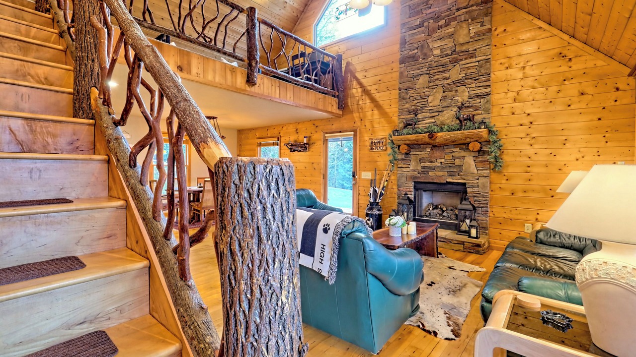 Photo of Livingroom in Hiawassee