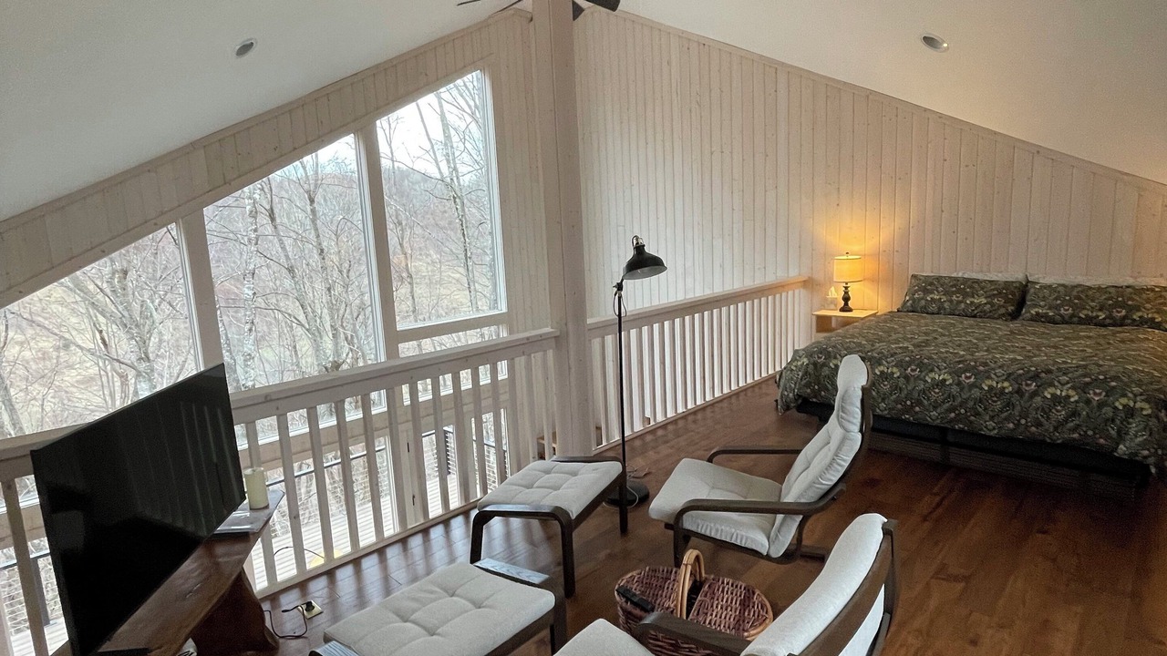 Photo of Bedroom in Lansing