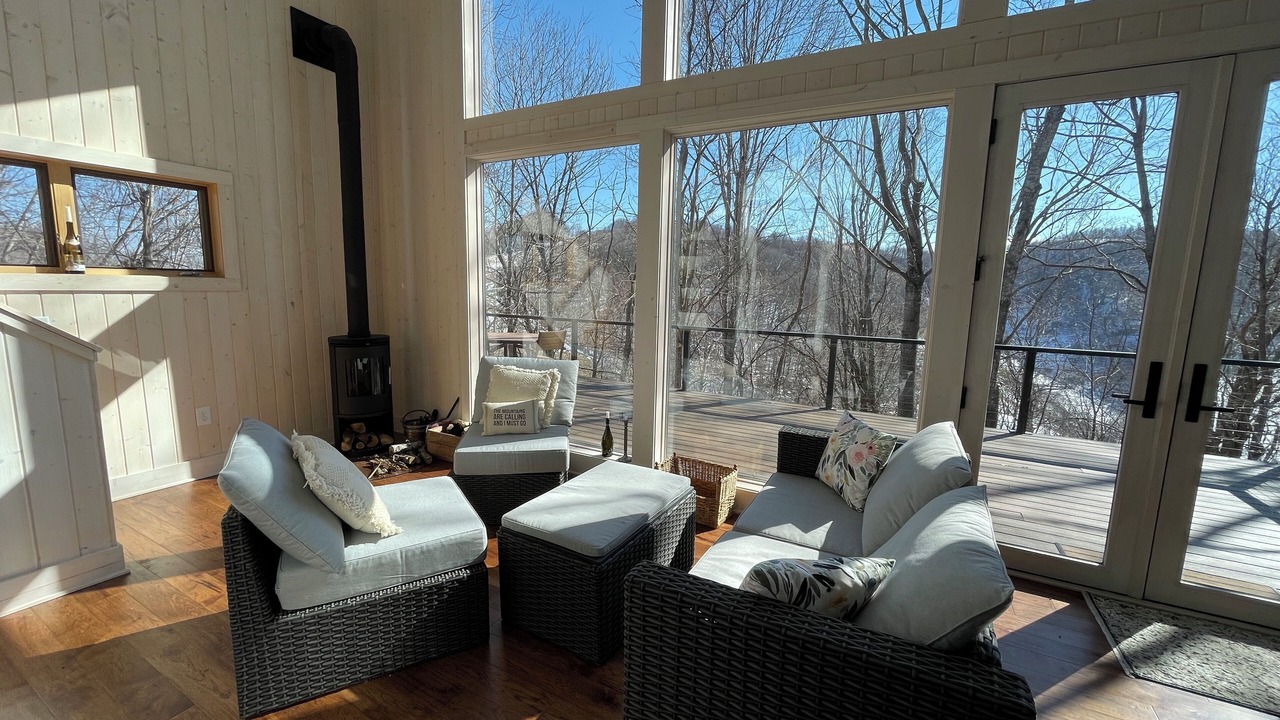 Photo of Livingroom in Lansing