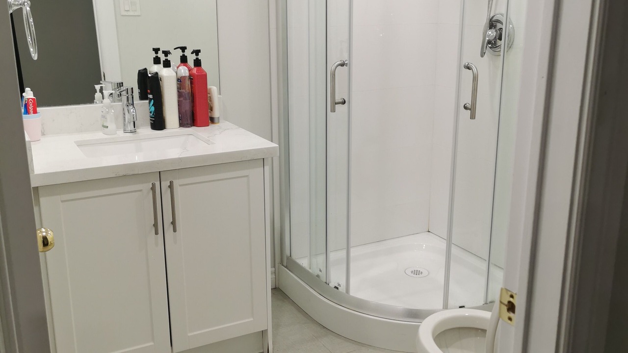 Photo of Bathroom in Hurontario