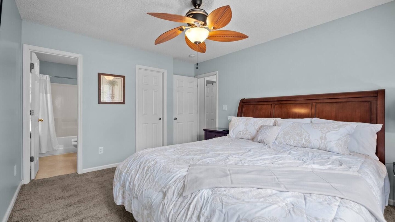 Photo of Bedroom in McCutcheon Field