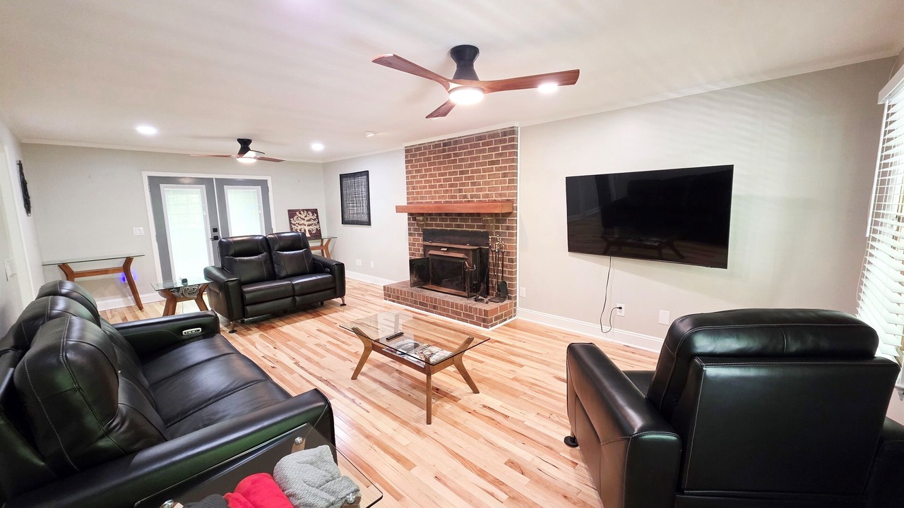 Photo of Livingroom in McCain