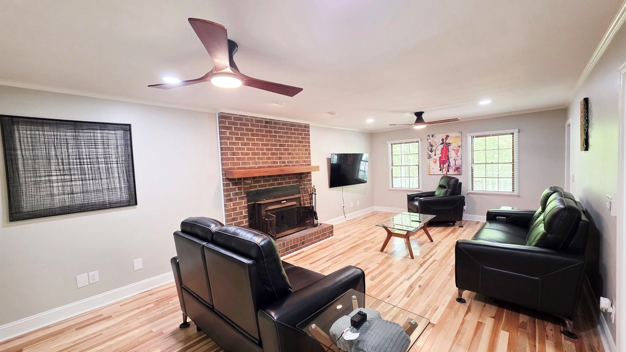 Photo of Livingroom in McCain