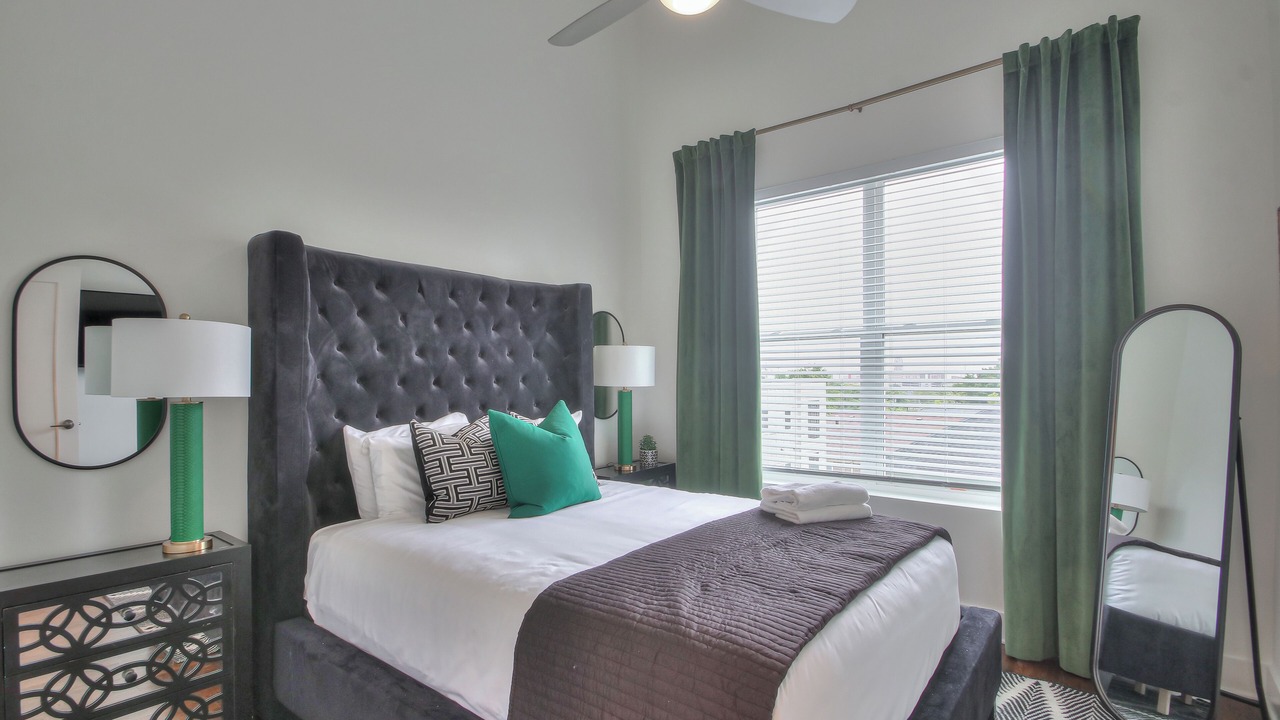 Photo of Bedroom in Hillsboro West End