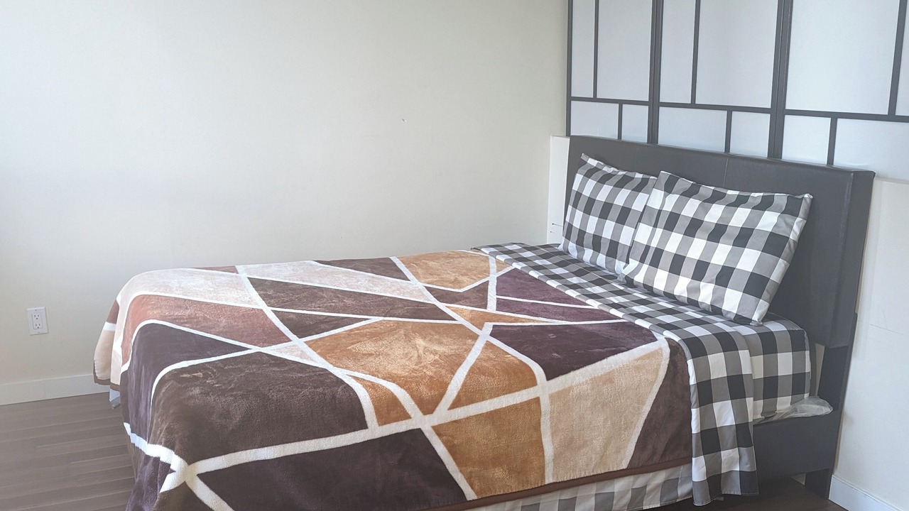 Photo of Bedroom in North Central Edmonton