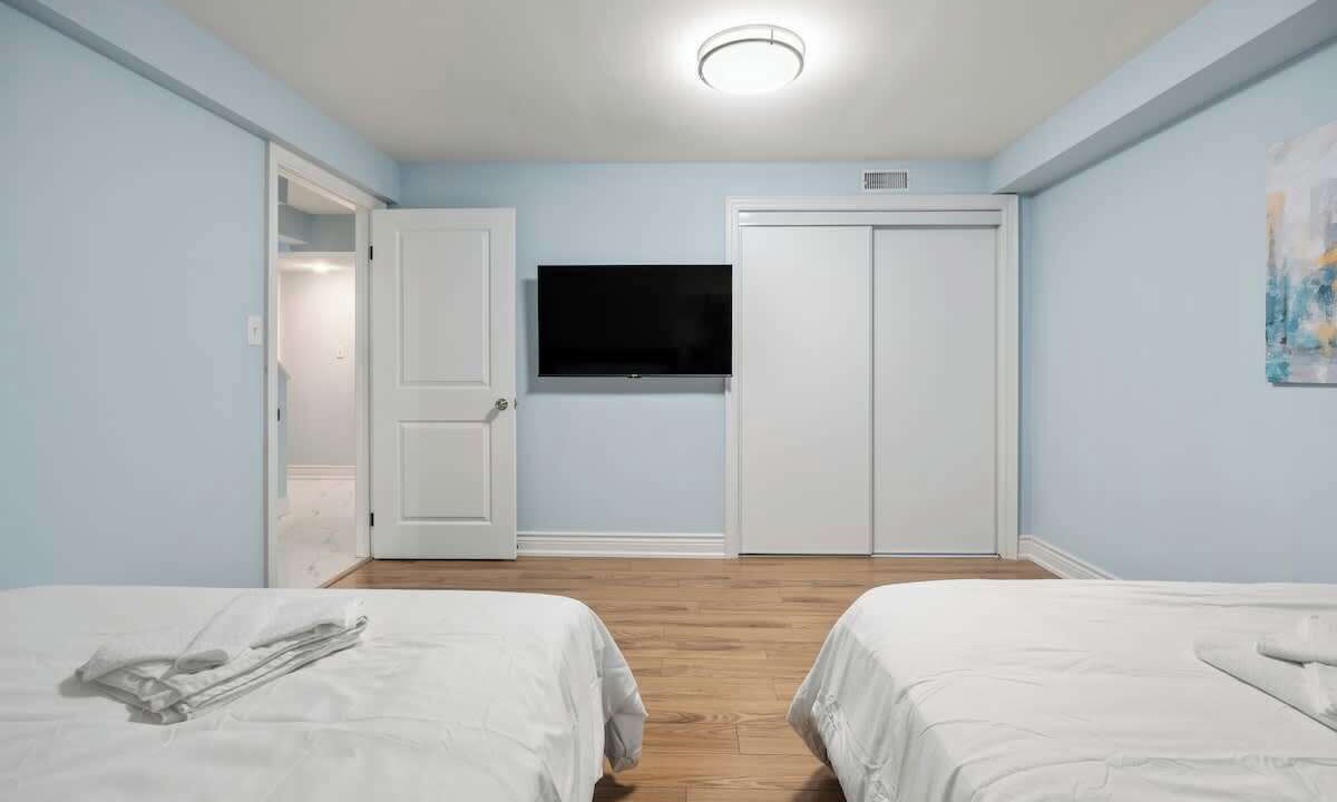 Photo of Bedroom in L'Amoreaux