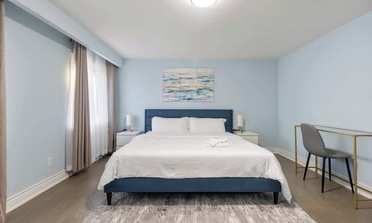Photo of Bedroom in L'Amoreaux