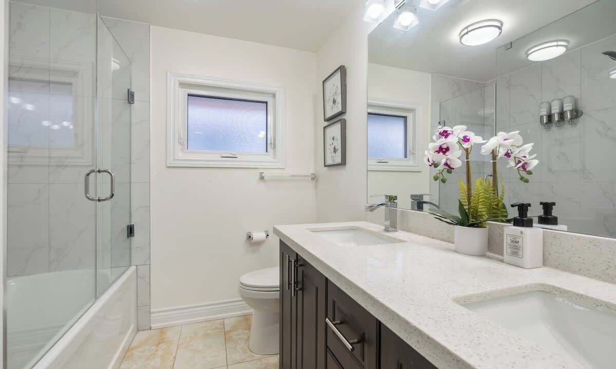 Photo of Bathroom in L'Amoreaux
