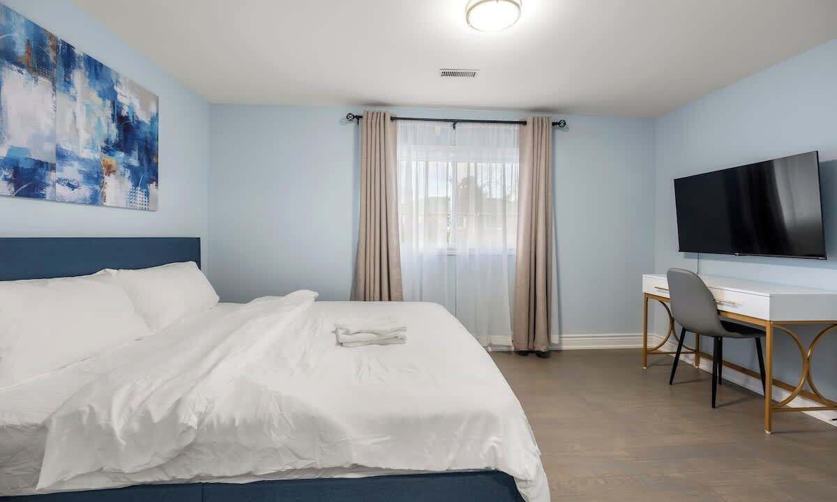 Photo of Bedroom in L'Amoreaux