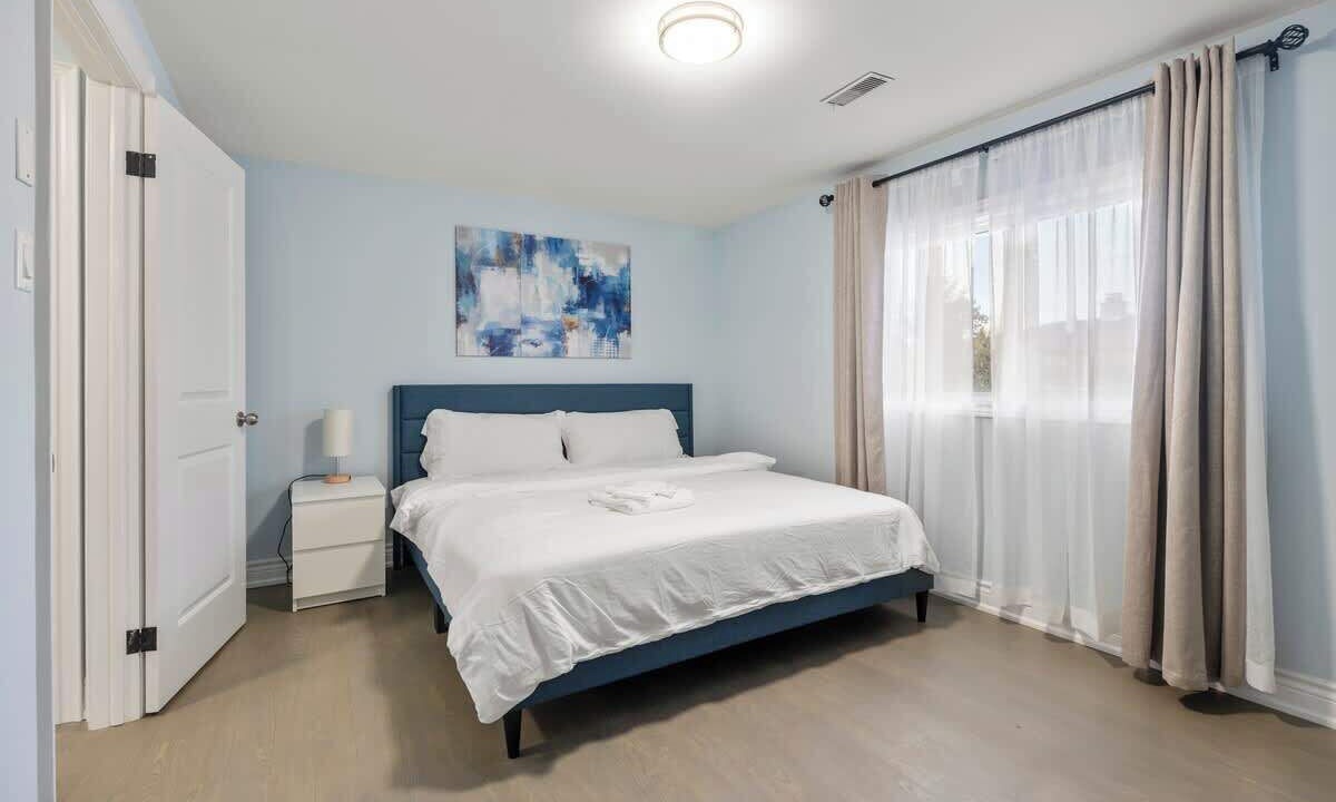 Photo of Bedroom in L'Amoreaux