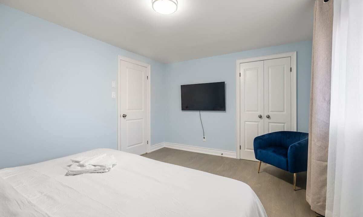 Photo of Bedroom in L'Amoreaux