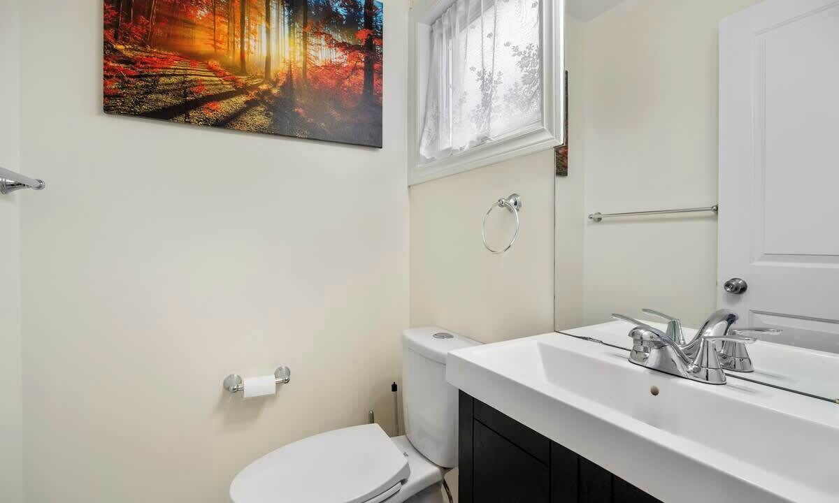 Photo of Bathroom in L'Amoreaux