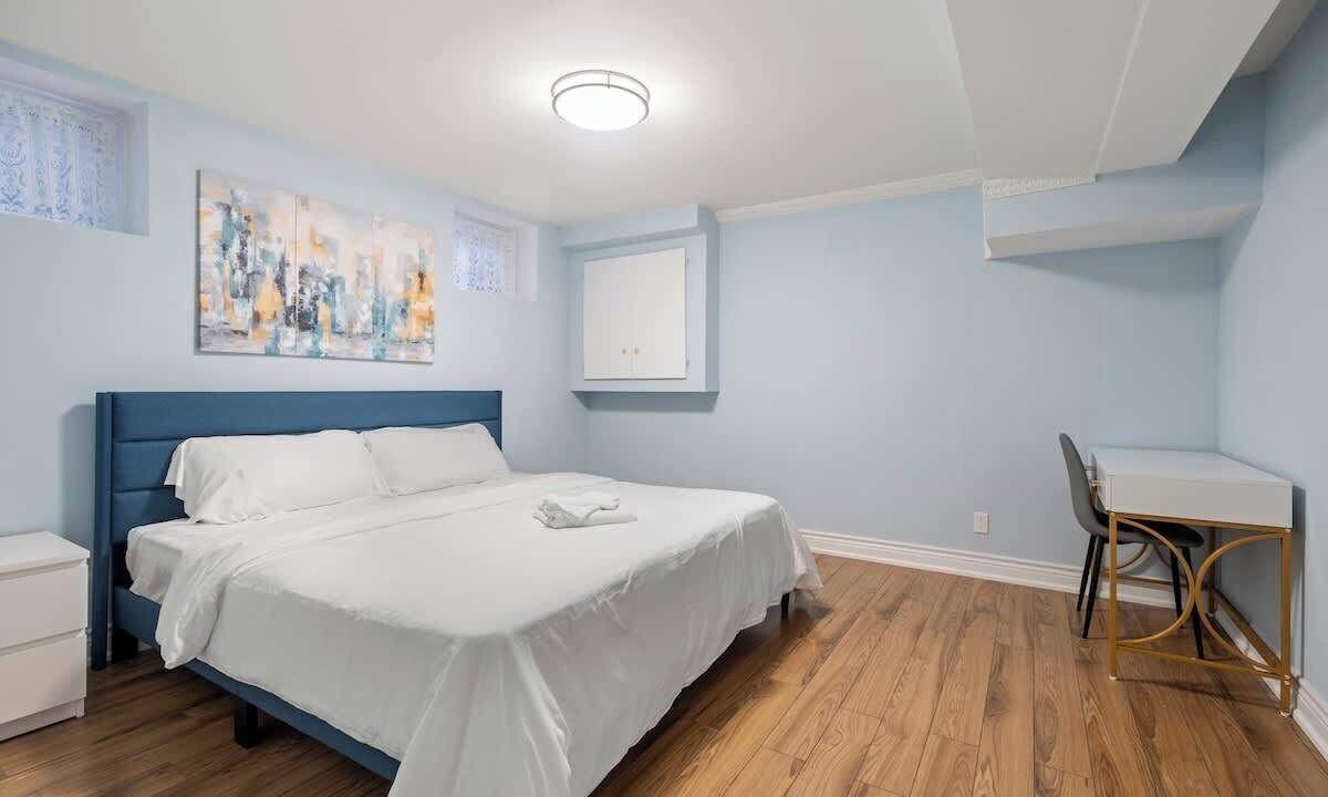 Photo of Bedroom in L'Amoreaux