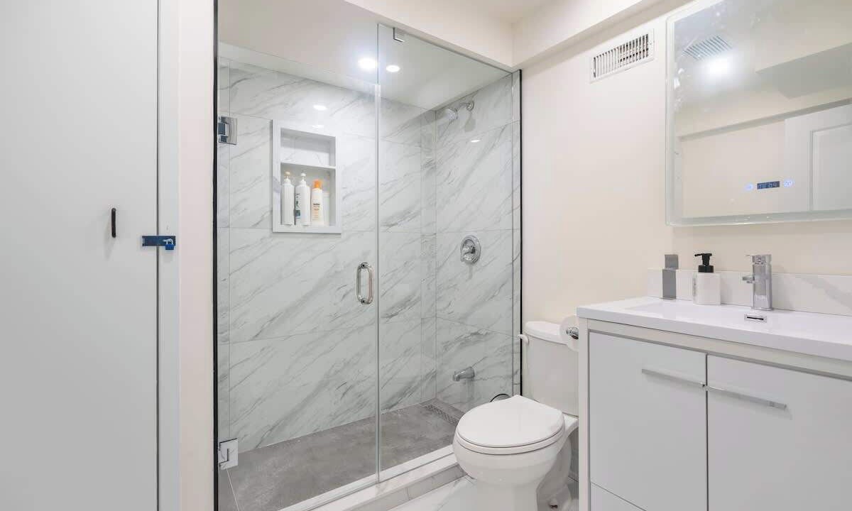 Photo of Bathroom in L'Amoreaux