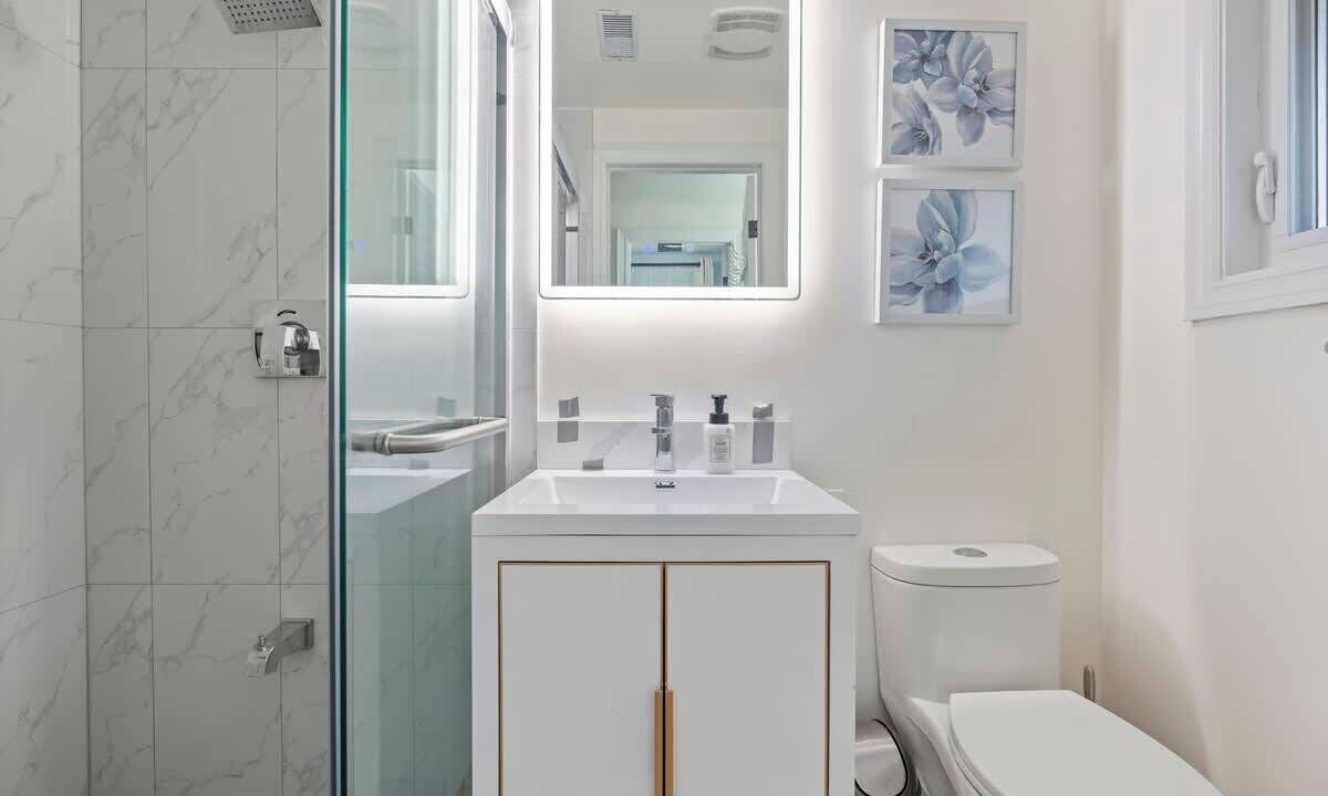 Photo of Bathroom in L'Amoreaux