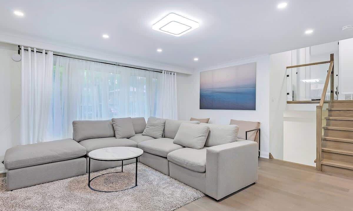 Photo of Livingroom in Willowdale