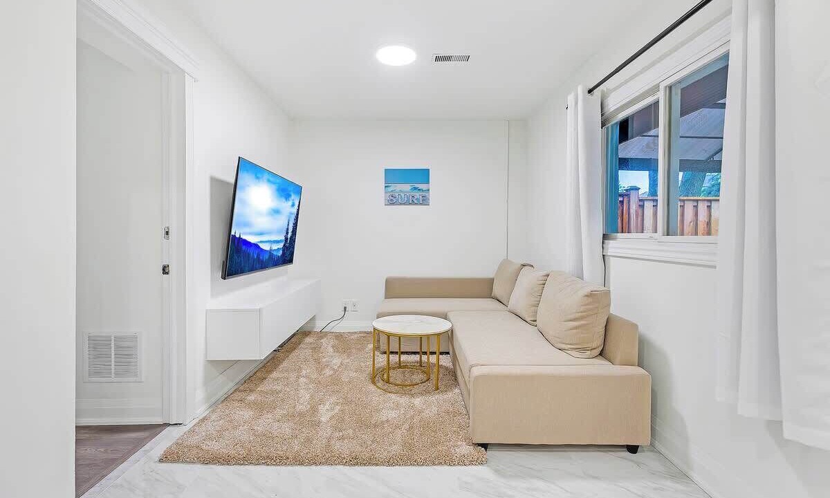 Photo of Livingroom in Willowdale