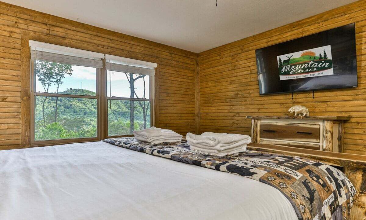 Photo of Bedroom in Walnut Mountain