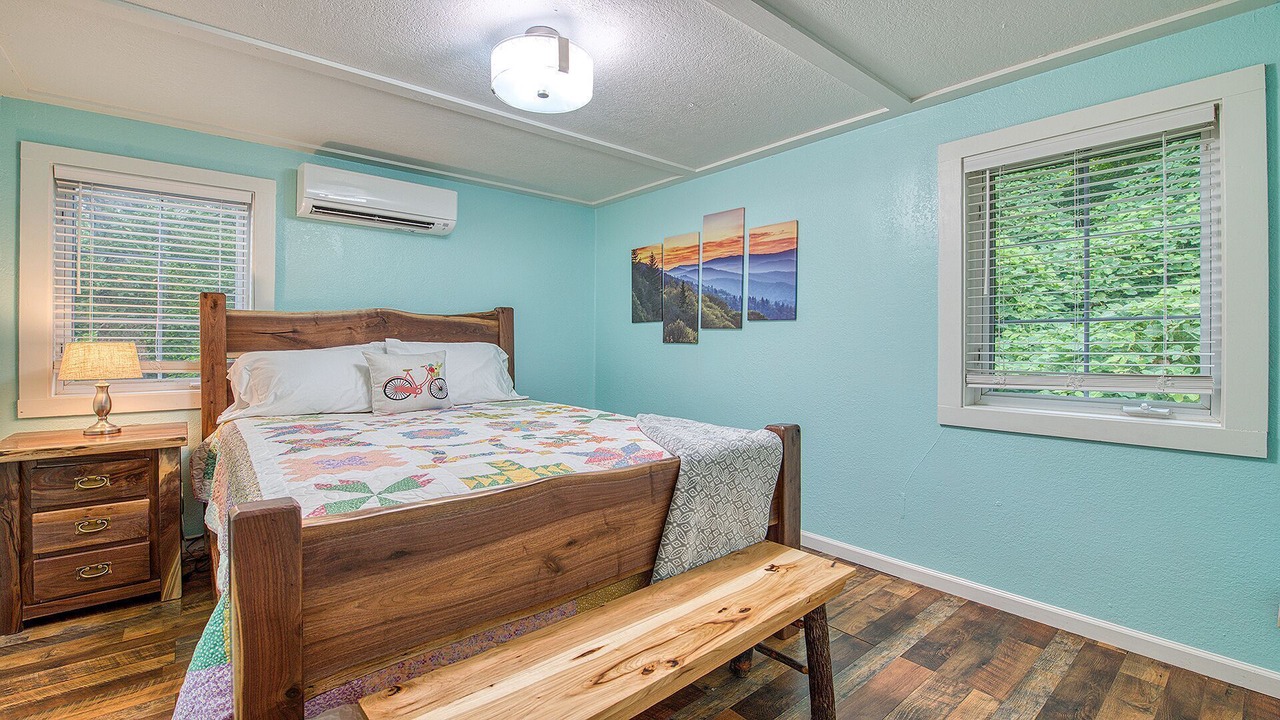 Photo of Bedroom in Bryson City