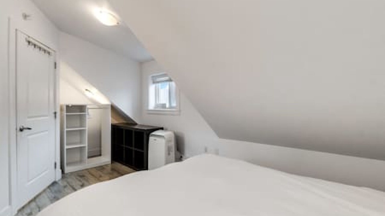 Photo of Bedroom in East Side
