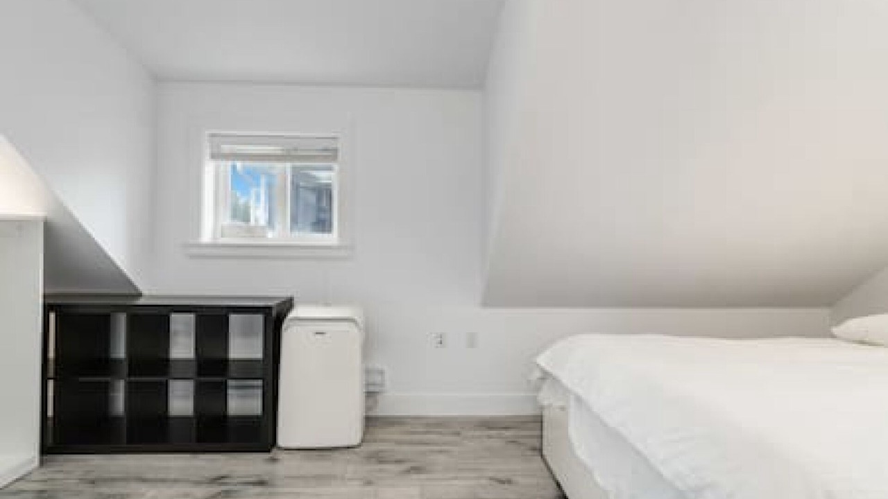 Photo of Bedroom in East Side
