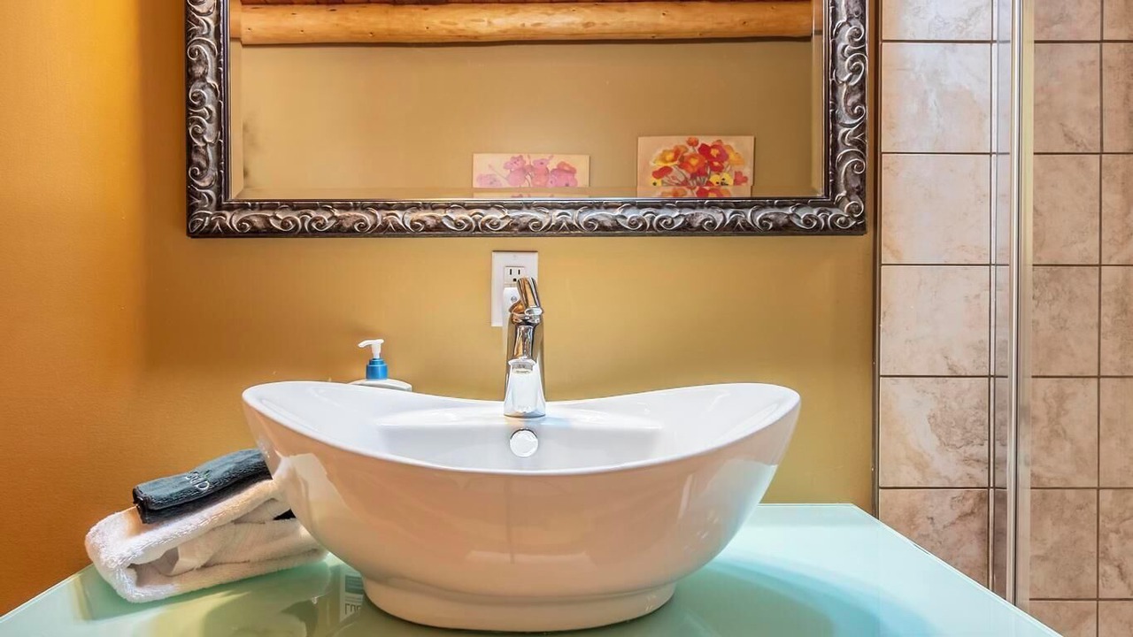 Photo of Bathroom in Golden