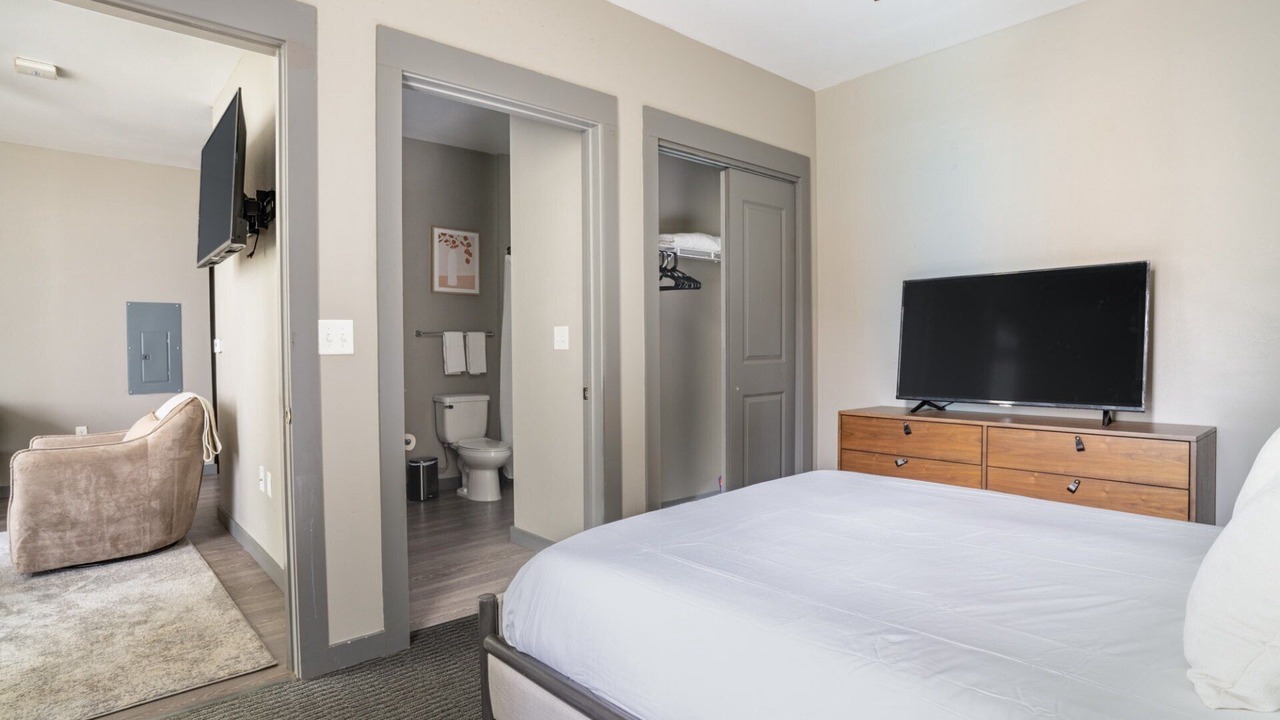 Photo of Bedroom in University District