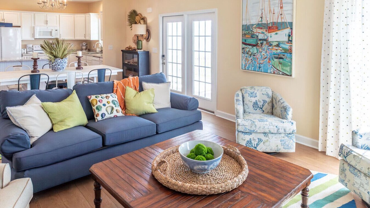 Photo of Livingroom in Davis